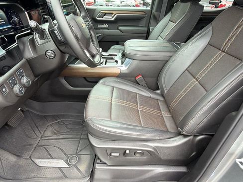 Certified 2024 Chevrolet Silverado 1500 High Country w/ High Country Premium Package AWD/4WD image 13