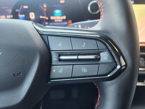 Used 2024 Chevrolet Equinox EV RS image 28