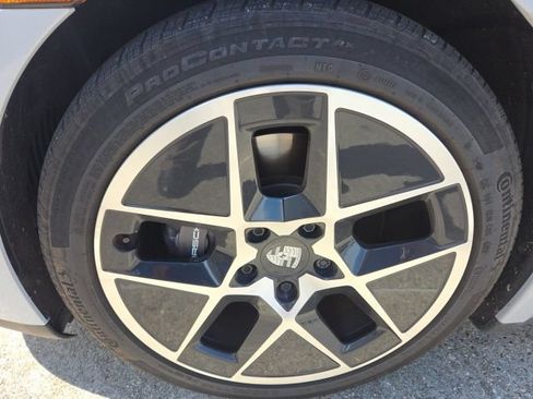 Used 2025 Porsche Taycan RWD image 12