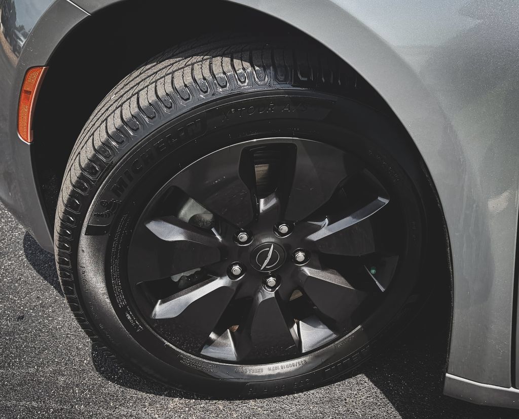 Used 2019 Chrysler Pacifica Limited w/ S Appearance Package FWD image 24
