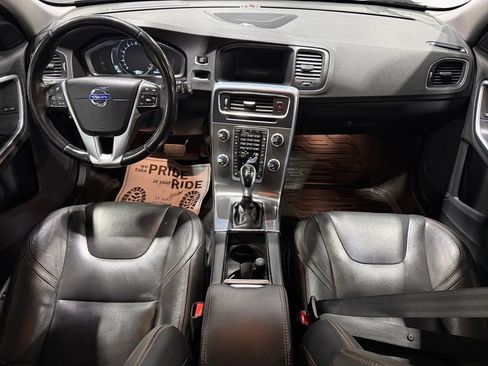 Used 2015 Volvo V60 T5 Cross Country Platinum w/ Protection Package image 40