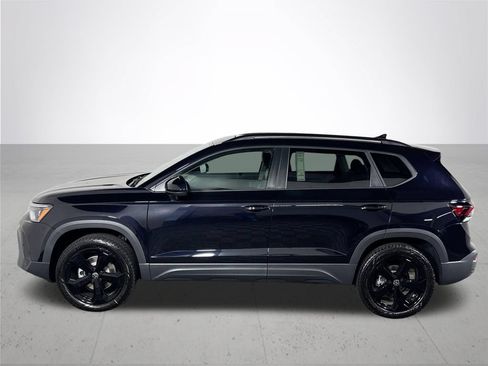 New 2025 Volkswagen Taos SE AWD/4WD image 9