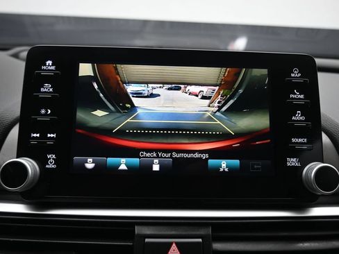 Used 2018 Honda Accord Touring image 21