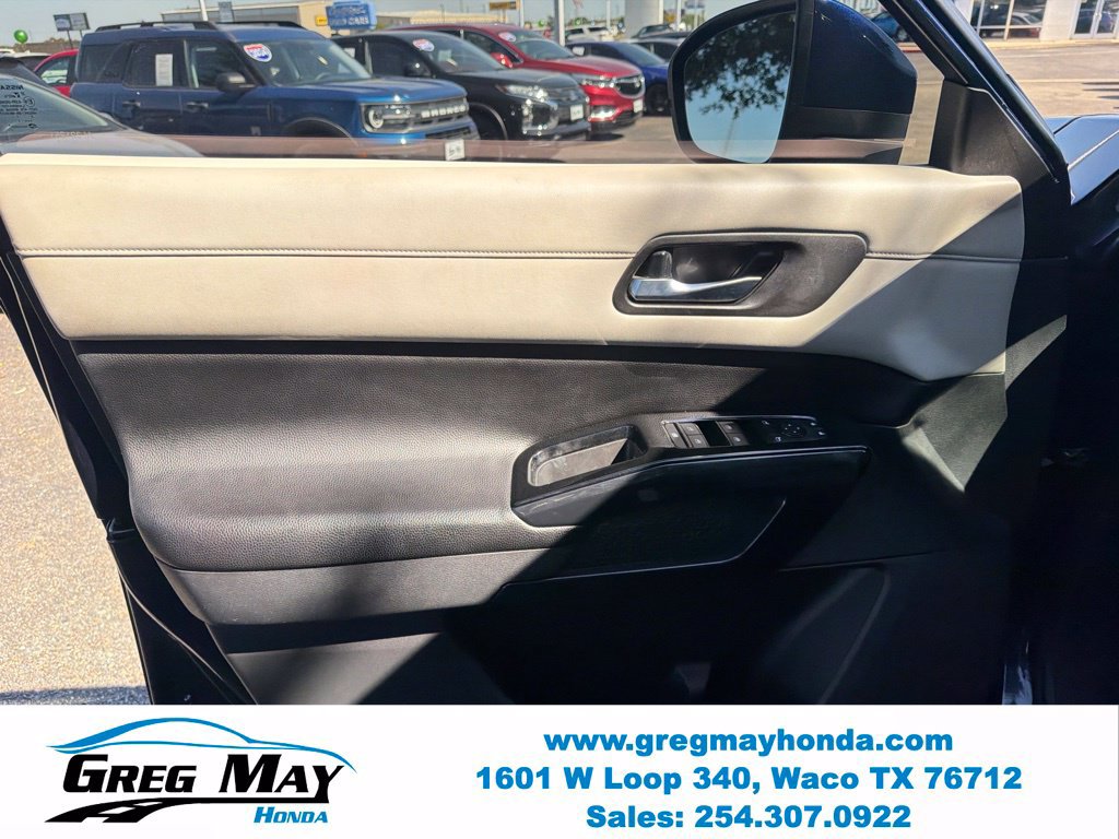 Used 2022 Nissan Pathfinder SV FWD image 10