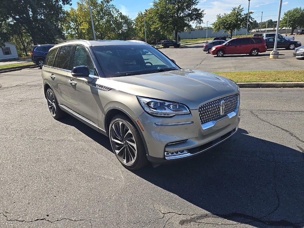 Used 2023 Lincoln Aviator Reserve w/ Equipment Group 201A AWD/4WD image 2