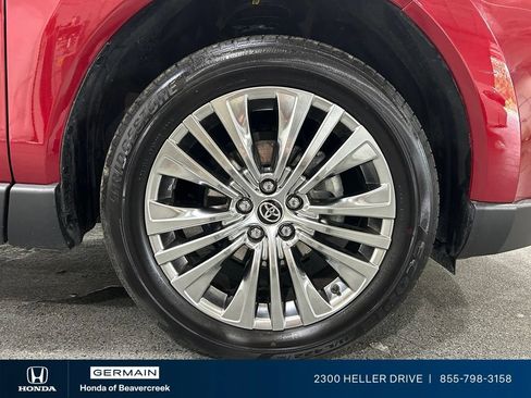 Used 2024 Toyota Venza Limited AWD/4WD image 12