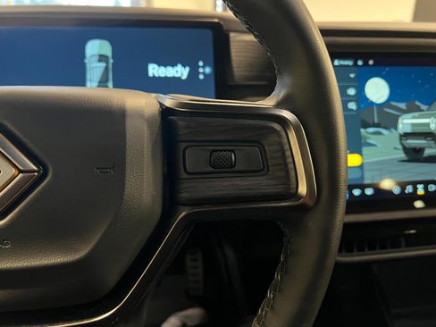Used 2023 Rivian R1S Launch Edition image 14
