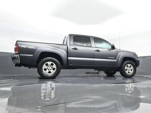 Used 2015 Toyota Tacoma 4x4 Double Cab w/ TRD Off-Road Package image 22