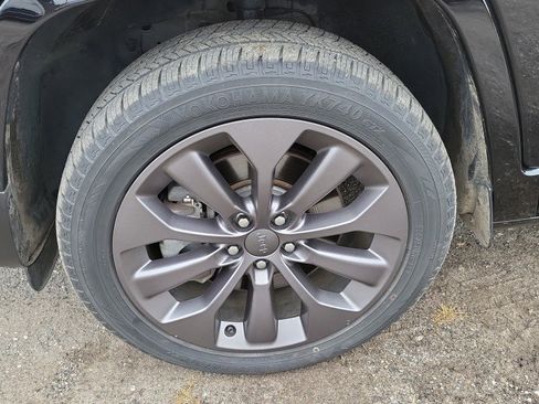 Used 2020 Jeep Cherokee High Altitude image 37