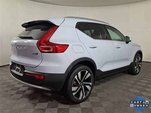 Used 2024 Volvo XC40 B5 Ultimate w/ Protection Package Premier image 9