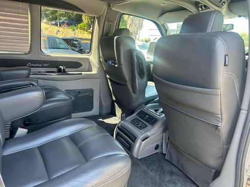 Used 2017 Chevrolet Express 2500 RWD image 17