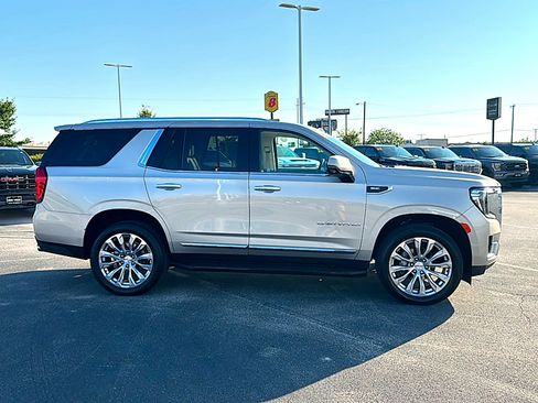 Used 2024 GMC Yukon Denali RWD image 9