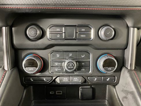 Used 2022 Chevrolet Suburban RST w/ Sport Performance Package AWD/4WD image 25