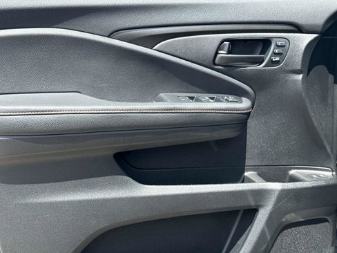Certified 2025 Honda Passport TrailSport image 19