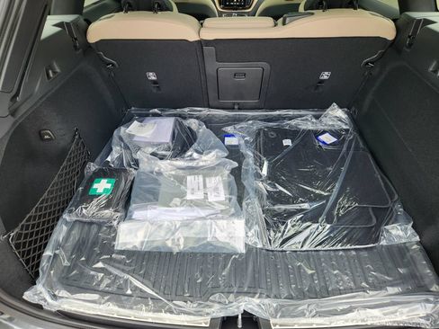 New 2026 Volvo XC60 T8 Plus w/ Protection Package Premier AWD/4WD image 14