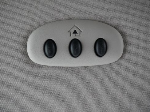 Used 2014 Chrysler Town & Country Touring-L w/ Driver Convenience Group image 24