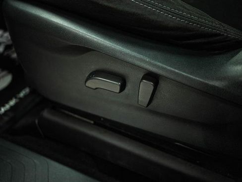 Used 2019 Subaru Ascent Premium image 16