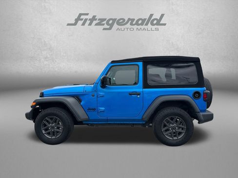 Used 2024 Jeep Wrangler Sport AWD/4WD image 9