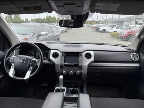 Used 2018 Toyota Tundra SR5 w/ SR5 Upgrade Package AWD/4WD image 14