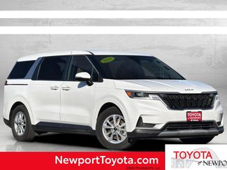 Used 2024 Kia Carnival LX video 1