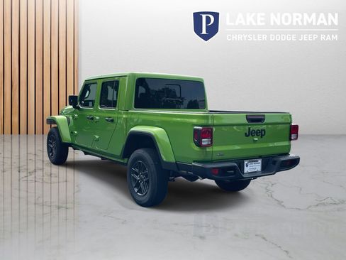 New 2025 Jeep Gladiator Sport AWD/4WD image 7