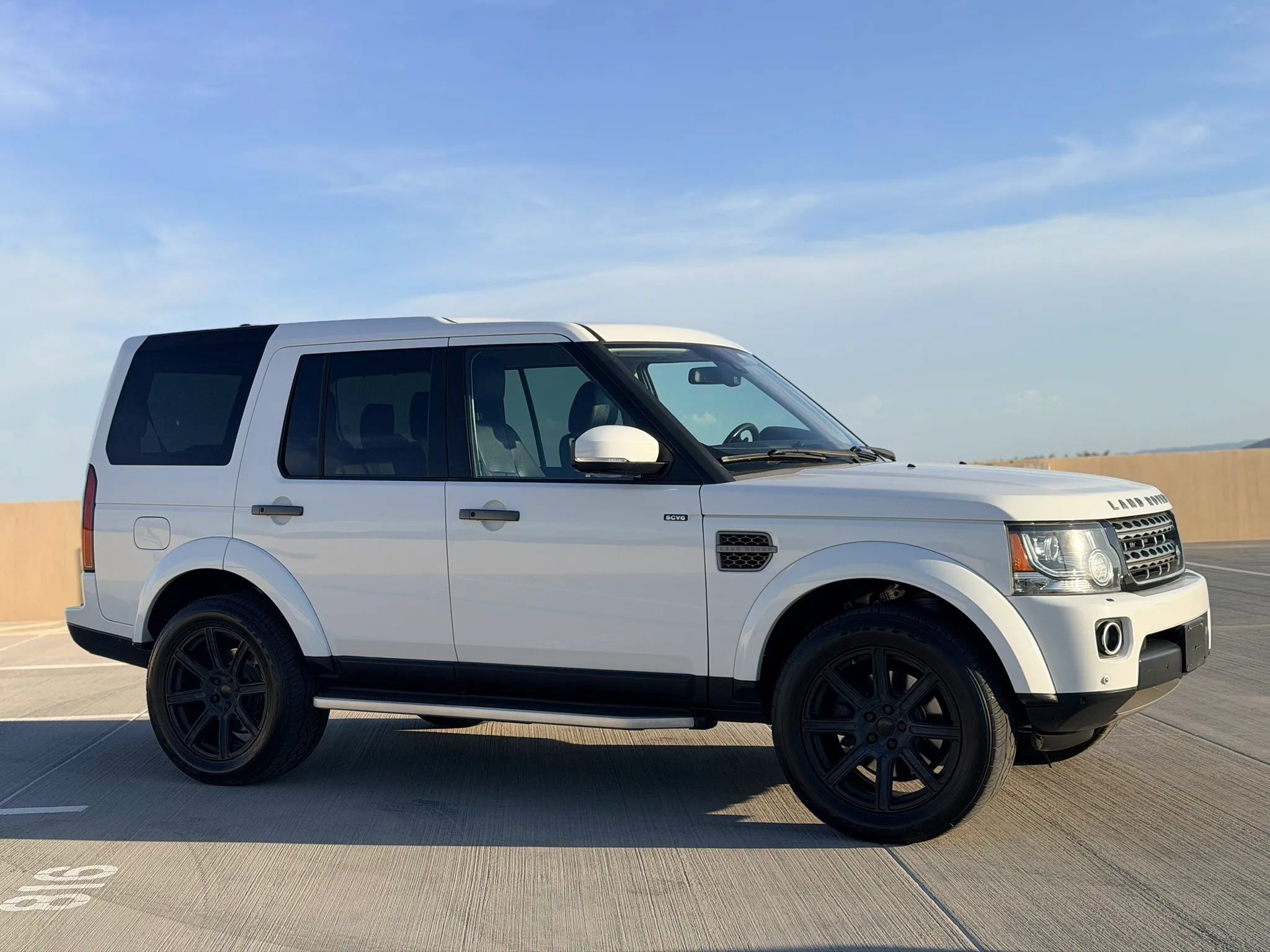 Used 2016 Land Rover LR4 HSE Silver Edition AWD/4WD image 6