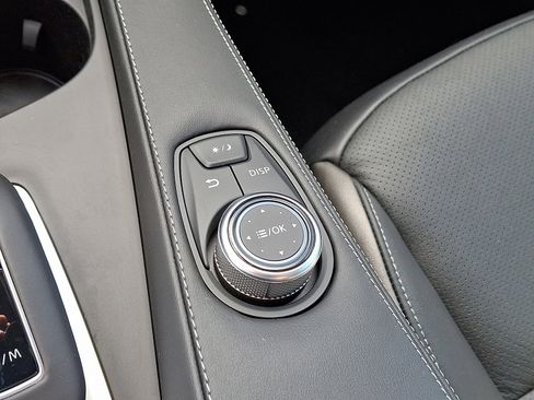 Used 2025 INFINITI QX50 Luxe image 16