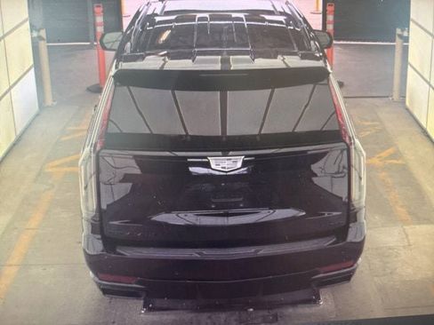 Used 2022 Cadillac Escalade Sport w/ Touring Package AWD/4WD image 12