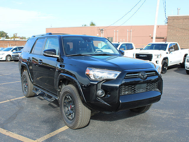Certified 2021 Toyota 4Runner SR5 Premium w/ Moonroof Package AWD/4WD image 4