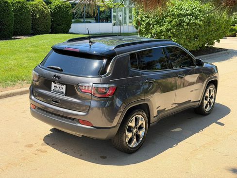 Used 2020 Jeep Compass Latitude FWD image 5