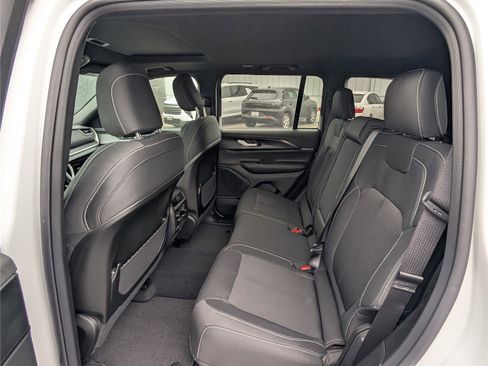 New 2026 Jeep Grand Cherokee Laredo X AWD/4WD image 9