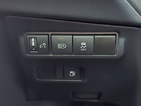 Used 2024 Toyota Corolla Cross AWD Hybrid image 31