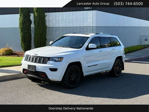 Used 2019 Jeep Grand Cherokee Altitude AWD/4WD image 1