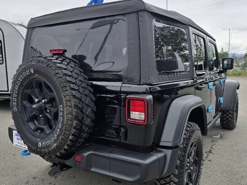 Used 2023 Jeep Wrangler Unlimited w/ Cold Weather Group AWD/4WD image 6