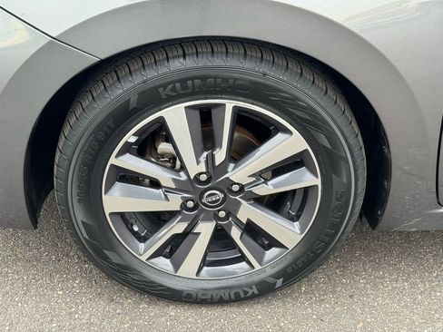 Used 2023 Nissan Versa SV image 10