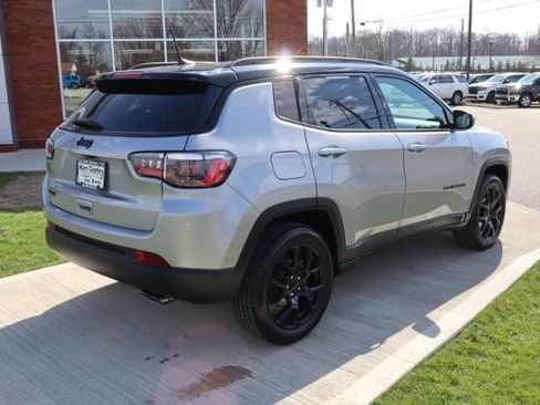 Used 2022 Jeep Compass Altitude w/ Convenience Group image 32