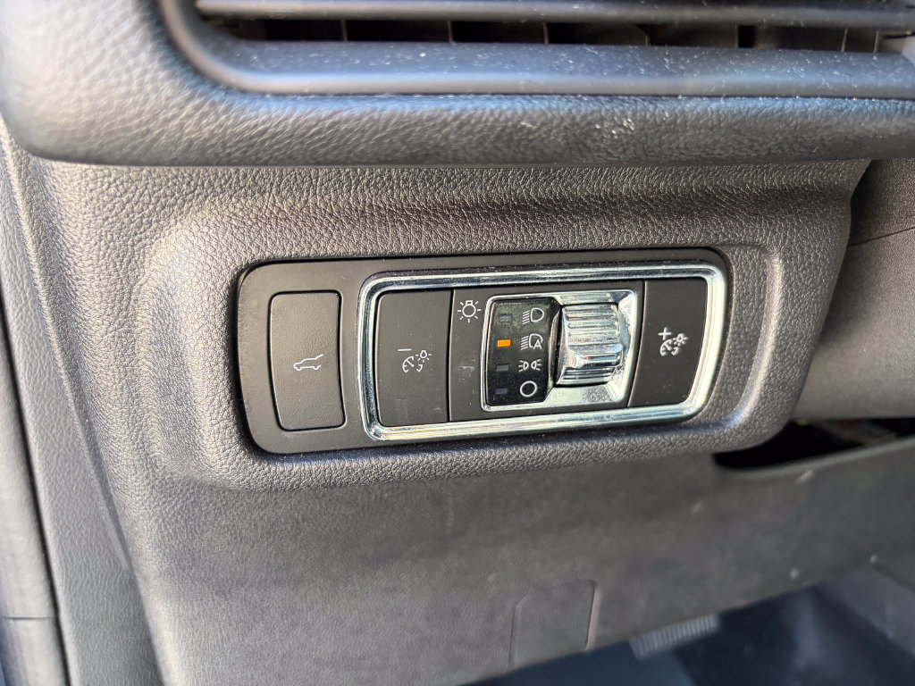 Certified 2023 Lincoln Corsair AWD w/ Equipment Group 102A image 11