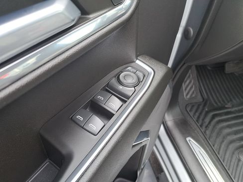 Used 2023 Chevrolet Silverado 1500 LT AWD/4WD image 12
