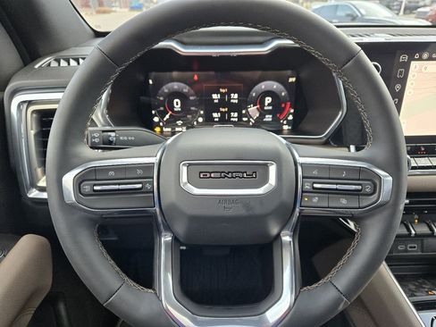 New 2026 GMC Canyon Denali image 24