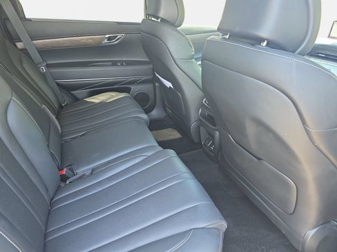 Used 2024 Genesis GV80 2.5T AWD/4WD image 11