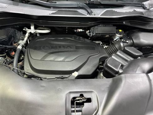Used 2021 Honda Pilot Touring image 11