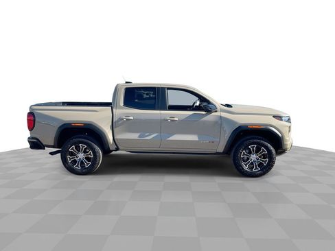 Used 2024 GMC Canyon AT4 image 9