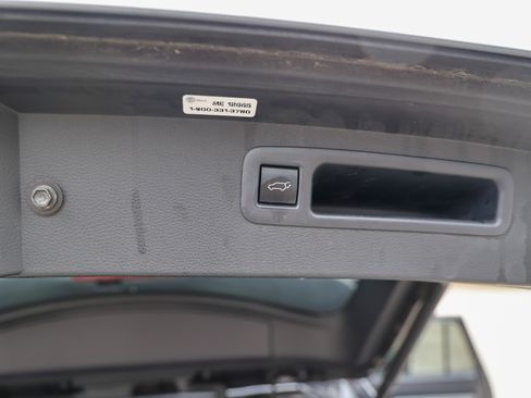 Used 2025 Toyota Highlander XLE AWD/4WD image 20