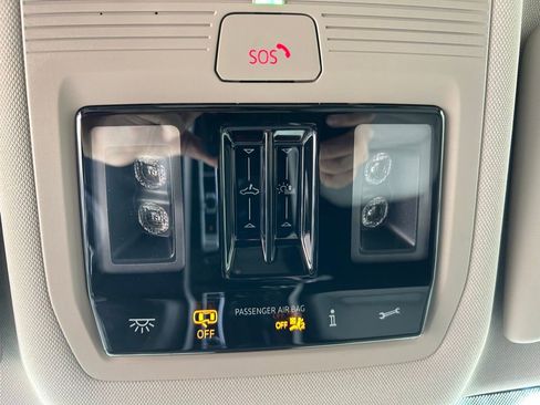 New 2026 Volkswagen Atlas SE FWD image 37