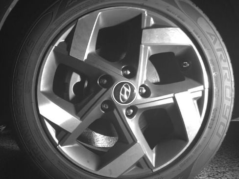 Used 2025 Hyundai Venue SEL FWD image 9