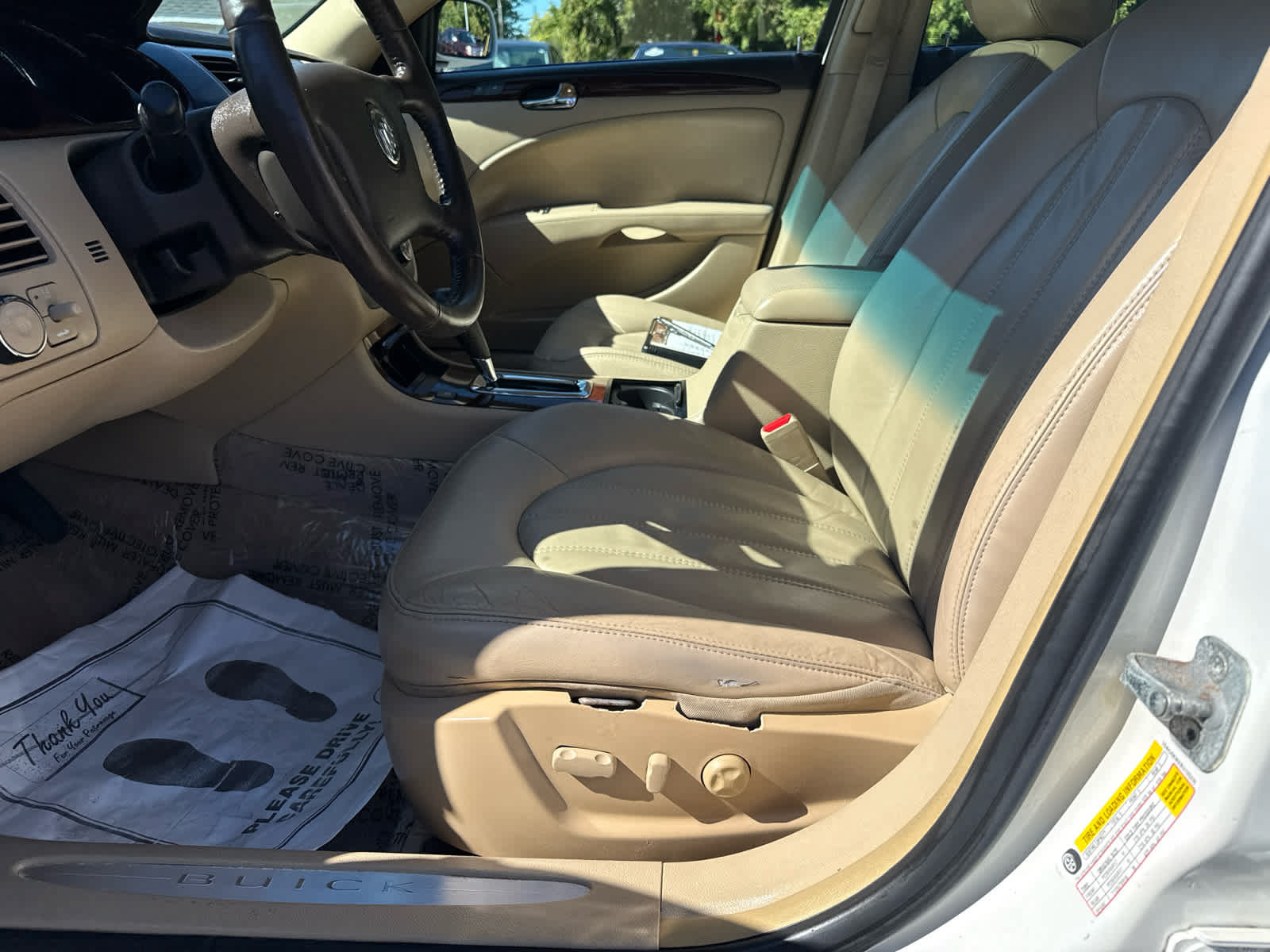 Used 2011 Buick Lucerne CXL FWD image 11