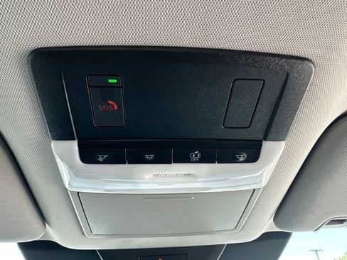 Used 2022 Nissan Pathfinder SL AWD/4WD image 13
