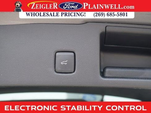 Used 2022 Ford Escape SEL image 11