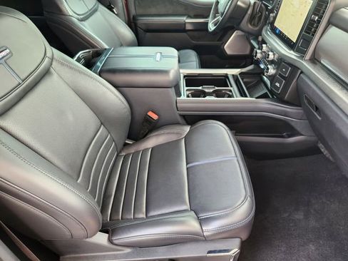 Used 2025 Ford F250 Platinum image 11
