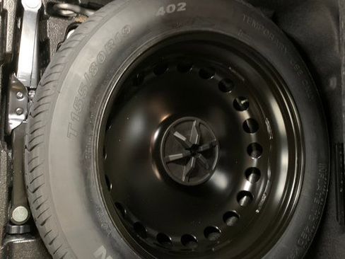 Used 2024 Mercedes-Benz GLE 350 4MATIC w/ AMG Line Exterior image 62